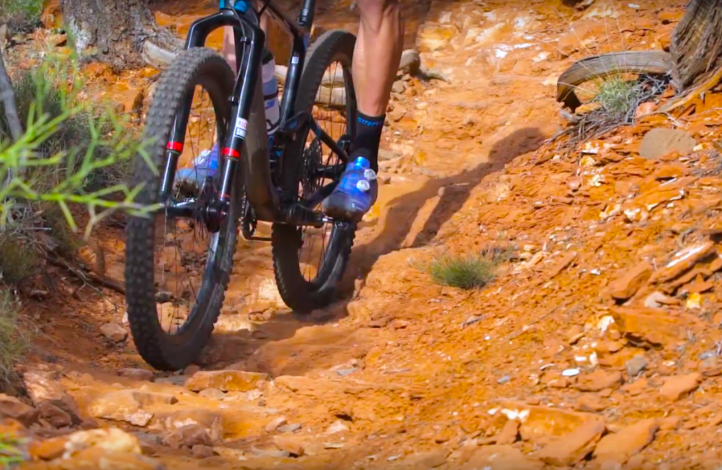 Video Mountain bike del auténtico en Sedona con Giant