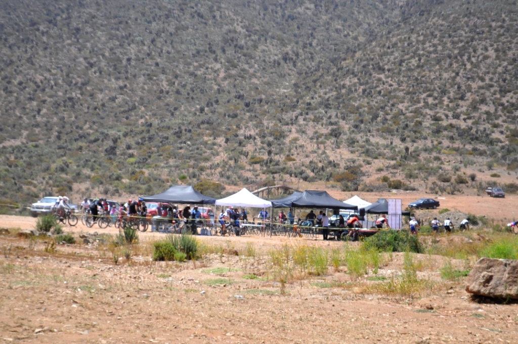 El día sábado a los pies de Cerro Grande, se llevo a cabo el test-bike por un circuito de 1km que incluía subidas, bajadas y curvas, donde asistieron más de 40 invitados que tuvieron la posibilidad de testear las bicicletas BMC y Bergamont