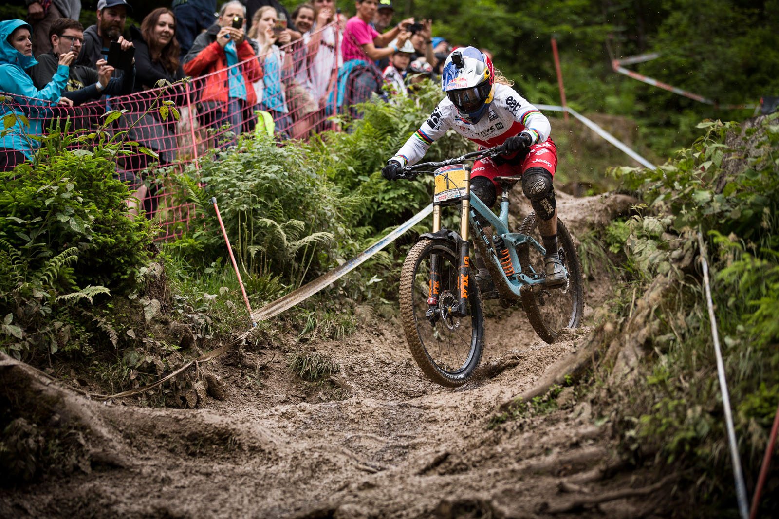 DHI-WC-2016-Rachel-Atherton_by_Victor_Lucas