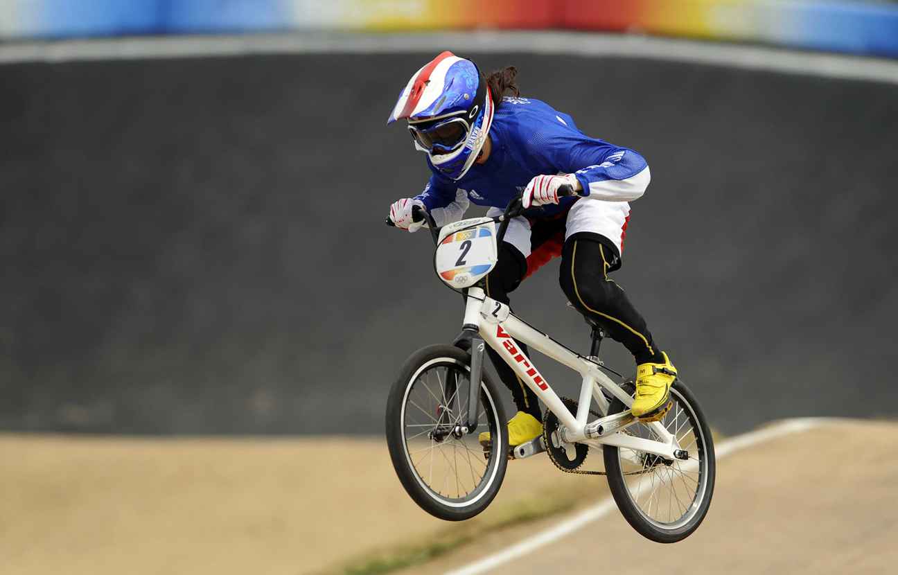 2048x1536-fit_anne-caroline-chausson-lors-titre-championne-olympique-bmx-pekin-2008